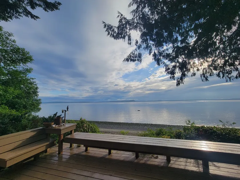 Log cabin w/ private beach, Sound views - Image 1