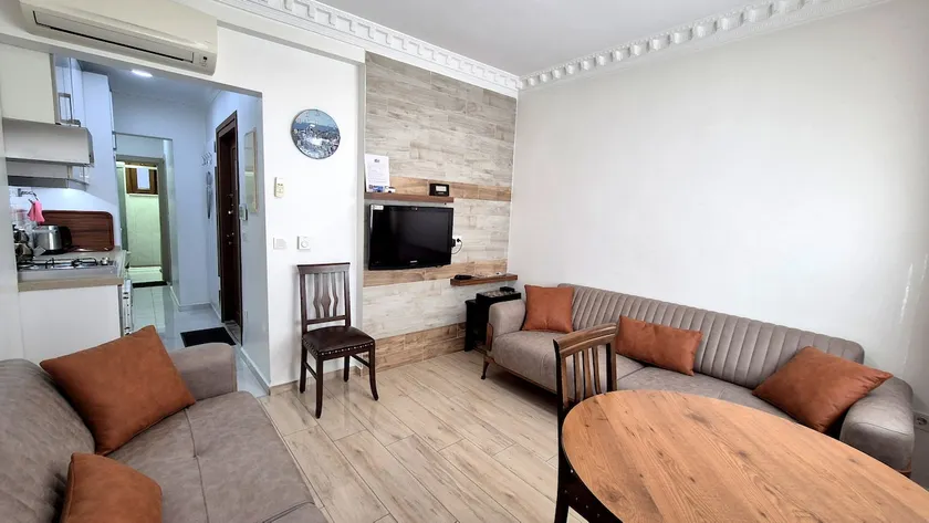 Explore Istanbul Cihangir Flat near Public Transit - Image 1