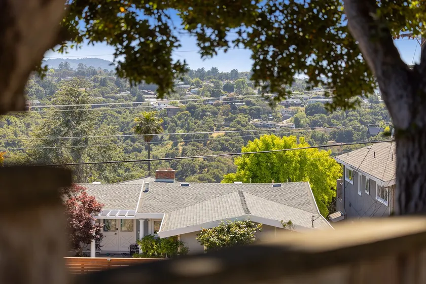 Hidden & Quiet Home Up on the Hill w/ Private Yard - Image 1