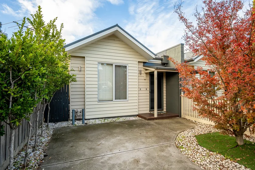 Leafy Cottage Close to CBD Free OSP Parking - Image 1