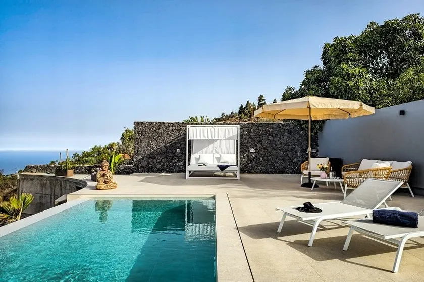 Dream House - Heated Pool, Jacuzzi & Sauna - Image 1
