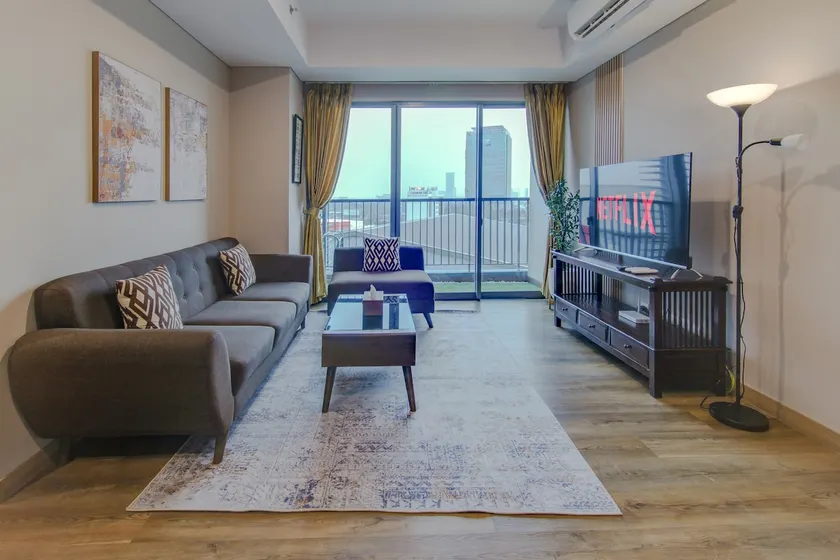 3BR Holland Village W/ Free Parking & Sky Pool - Image 1