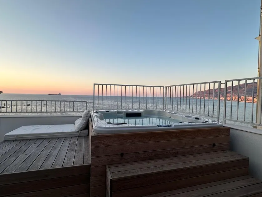 Apartment on the harbor! - Image 1