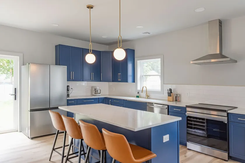 Beacon Modern Home: Hot Tub, Sonos & Chef Kit - Image 1
