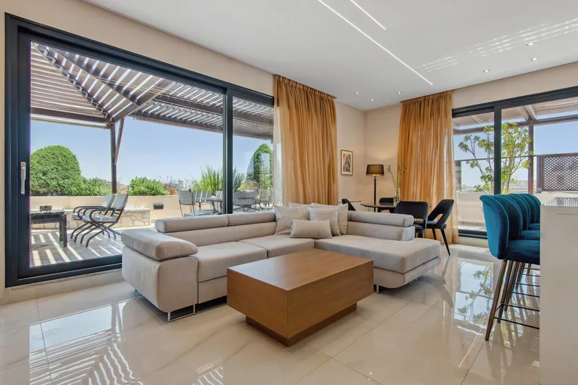 Starry Nights:Penthouse Sauna & Jacuzzi in Glyfada - Image 1