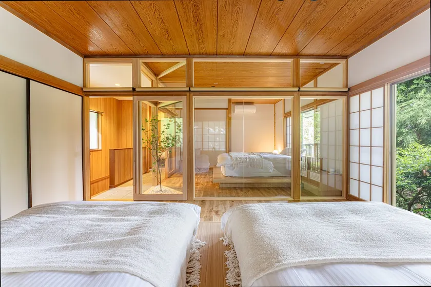 Japanese Modern Hot Spring Inn: Enjoy a Healing Moment in a Private Space Surrounded by Forests - Image 1
