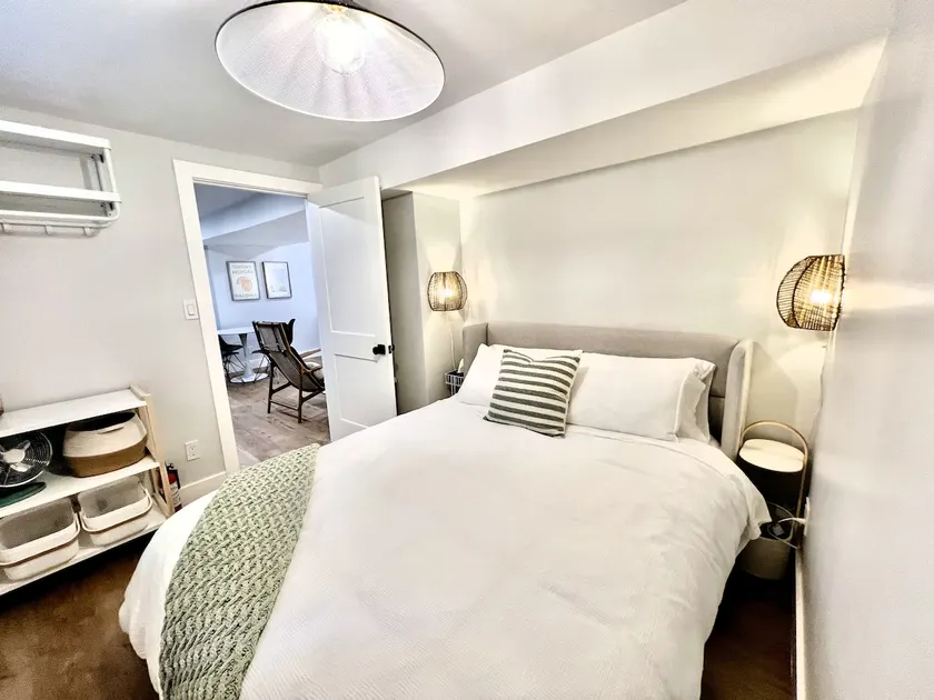 Bright, Private & Modern Urban Retreat - Image 1