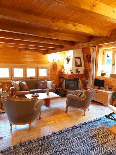 "CHALET dei FIORI" room & apartment - Image 1