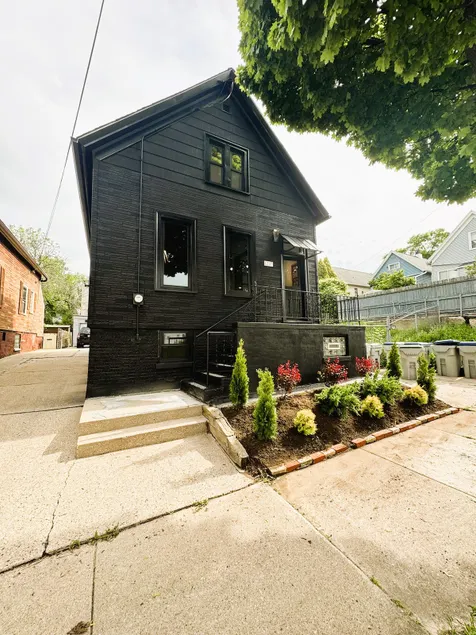 The Raven Industrial Modern 4BR, 2.5BA Home - Image 1