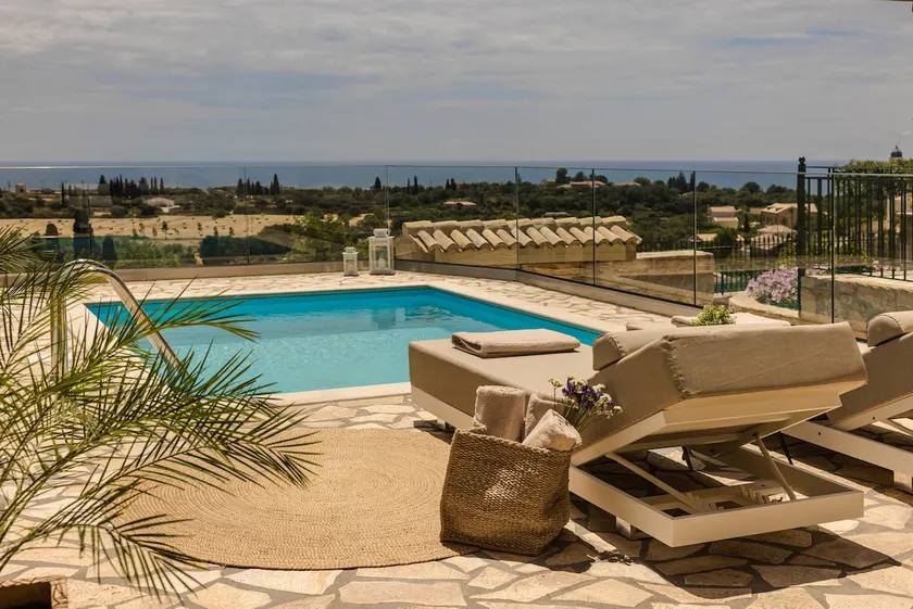 Ipoliti Luxury Living - Image 1
