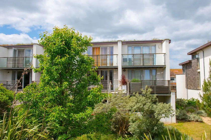 Colourful house in Camber - 2 mins from the beach - Image 1