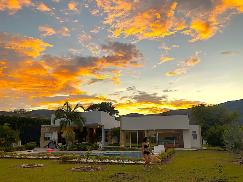 House with magical tropical immersion - Image 1
