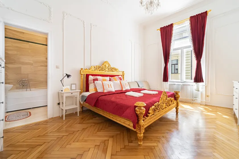 J Home•Chain Bridge Apartment•Danube View•Sleeps 6 - Image 1