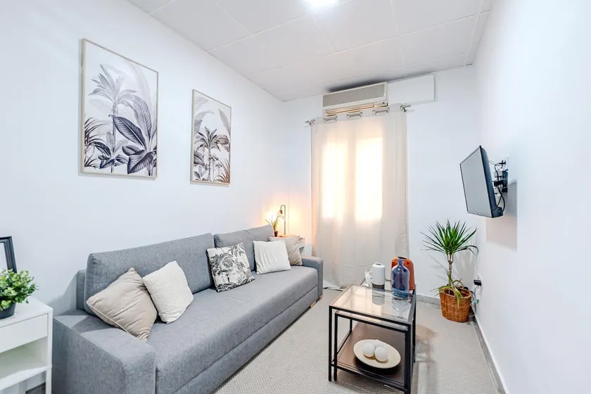 A prime location in elegant Salamanca - Image 1