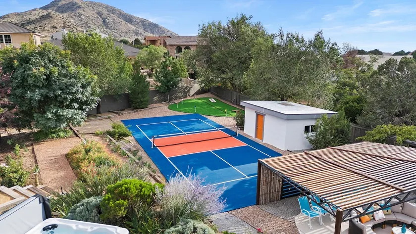 5 Bedroom, Pool, Hotub, Pickleball, Gym, Putt Putt - Image 1