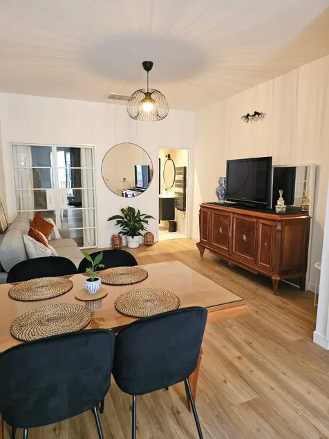 ”Lotus” 2-room Air-conditioned, Balcony, Wi-Fi, City Center - Image 1