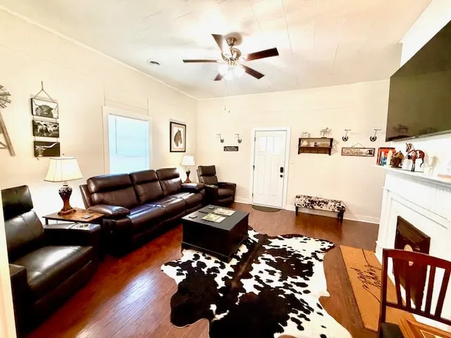The Livery at Rainbows End - Image 1