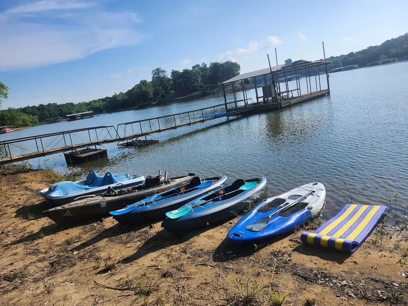 Waterfront*Kayaks*Beach* Pool Table* Private Dock* - Image 1