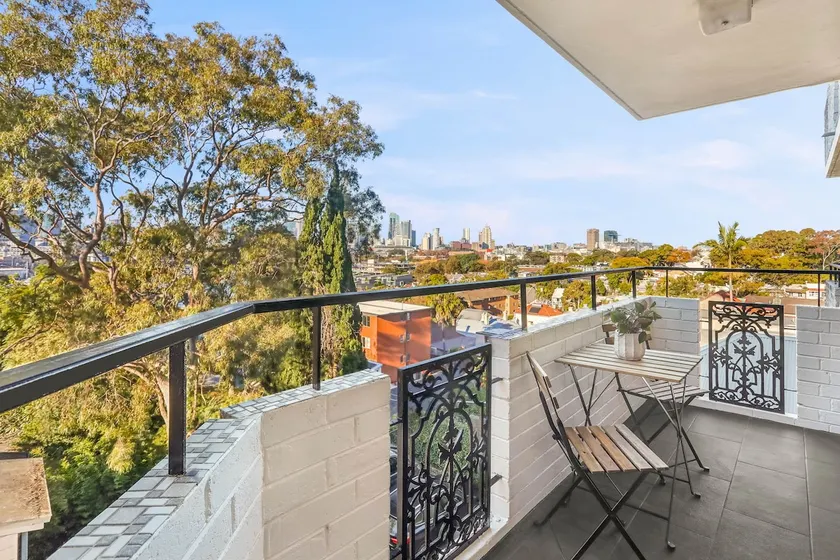 Glebe Tranquil Retreat - 2bd with parking - Image 1