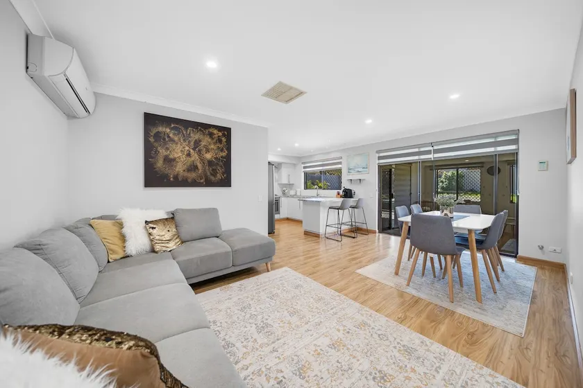 Charming, cosy, 4 bedroom home. - Image 1