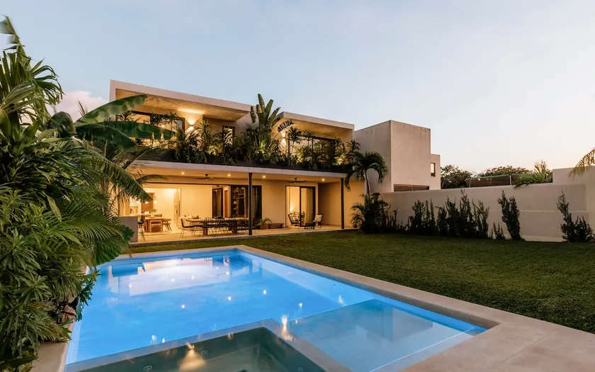Casa Lola: Luxury 4-Bedroom • Pool • BBQ • Pto Aventuras - Image 1
