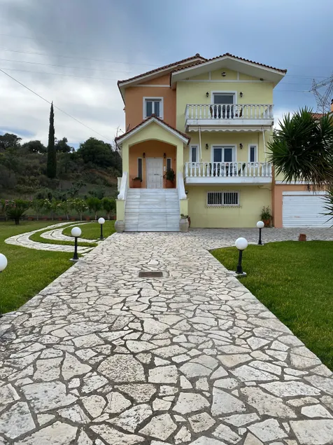 Helen's Seaside Apartment - Image 1