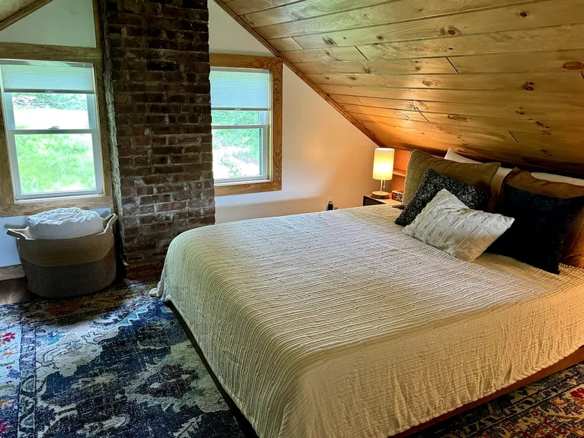 Renovated Cabin, Trout Fish, Hiking, EV Charger - Image 1
