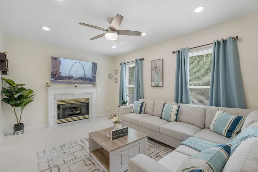 Modern 4BR Retreat with Free Parking in Prime CWE! - Image 1