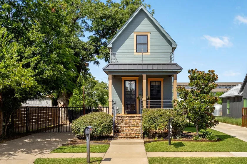 Shotgun House from Fixer Upper | Steps to Silos/BU - Image 1