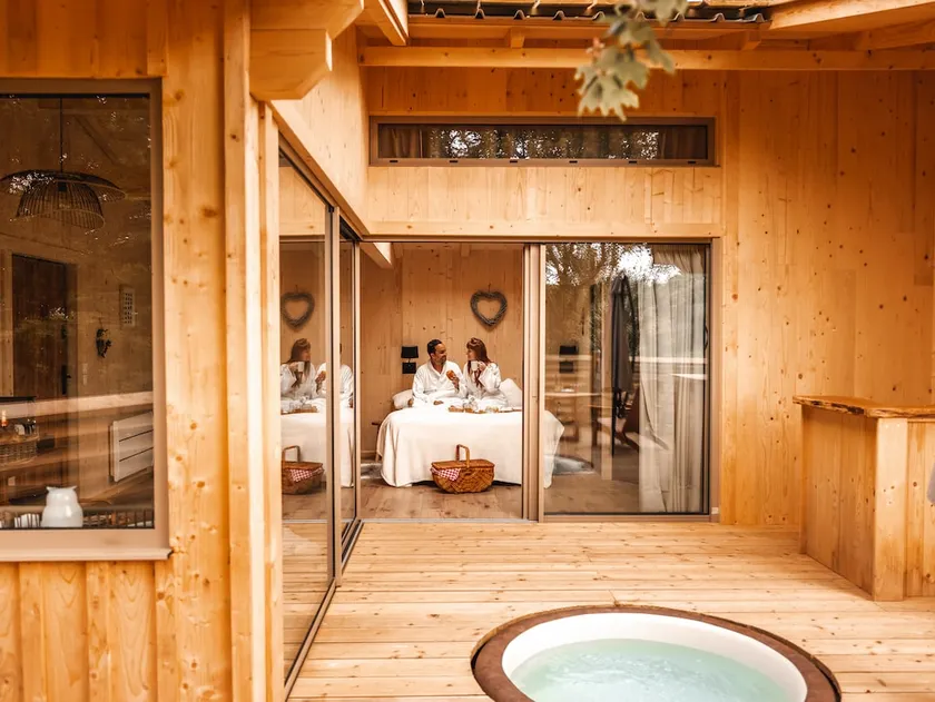 ”Coup de Coeur” cabin with hot tub - Image 1
