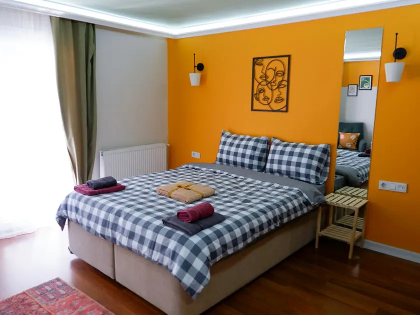 Stylishly Decorated Studio Apartment | Mango Suite (Air Conditioning) - Image 1