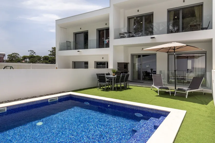 Modern Villa w/pool and garage by Soulplaces - Image 1