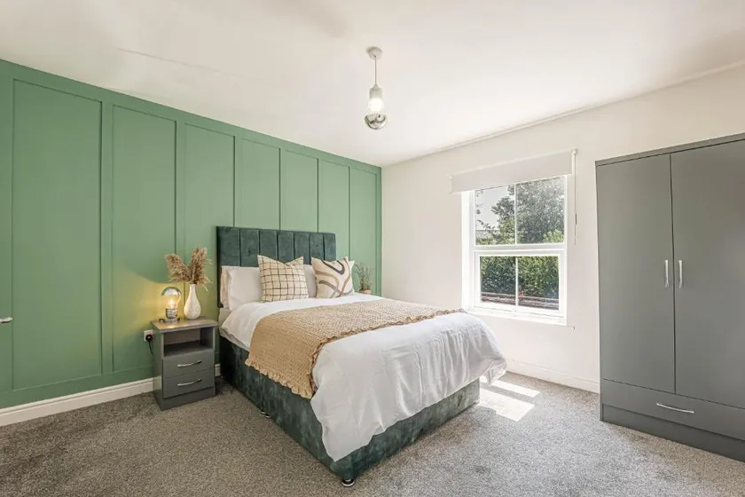 Stunning and Inviting Home | Free Wi-Fi - Image 1