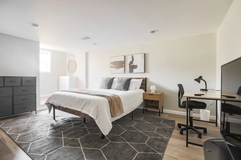 Peaceful, Modern 1 Bedroom - Image 1