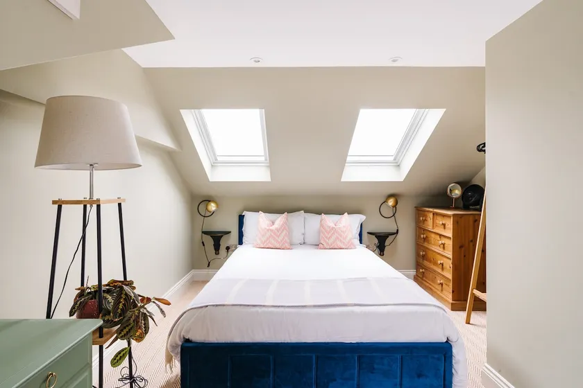 Private Comfortable Loft Apt in Superb Period Home - Image 1