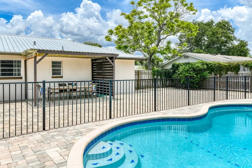 Grandview-Heated Pool & Game Room Near Amphitheatre, Historic Downtown, Beach - Image 1