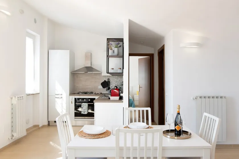 Bright and modern apartment with large terrace - Image 1