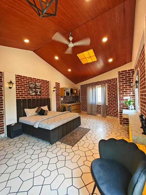 Golden Bamboo - ”Brick House” - Image 1