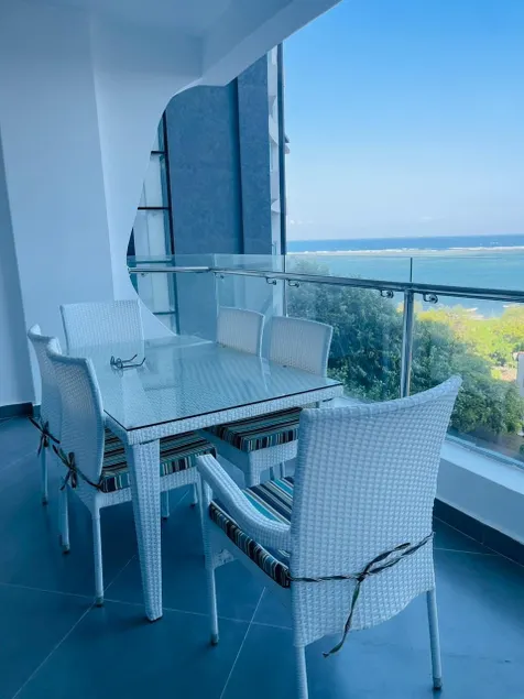 Beachfront Bliss | Sea views+AC+Pool+Gym - Image 1