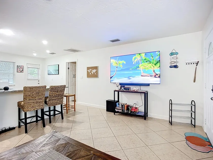 Serene Sarasota Retreat, King Bed, near beaches - Image 1