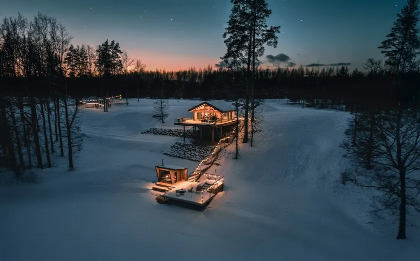 Lake view ODYL Holiday House with Sauna and Seasonal Hot-tub - Image 1