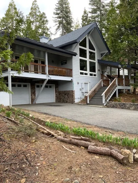 Mountain escape at luxury Monarch house - Image 1