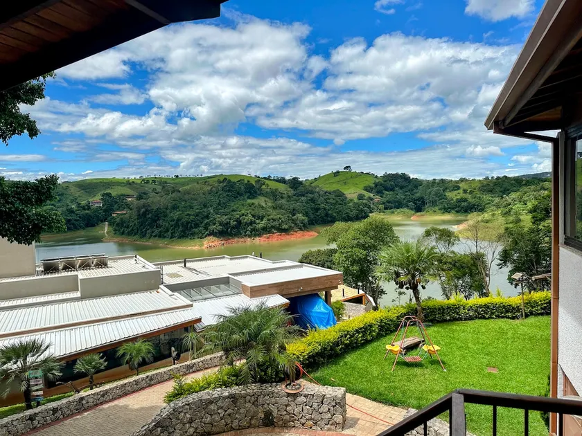 Wonderful House in front of the Dam - Image 1