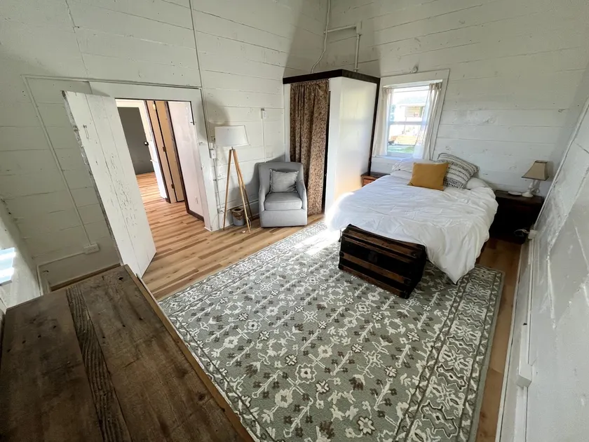 ”The Acorn” - Updated, Cozy 1800's Cabin - Image 1