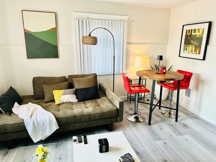 Location! Coastal Elegance in Prime Hermosa Beach - Image 1