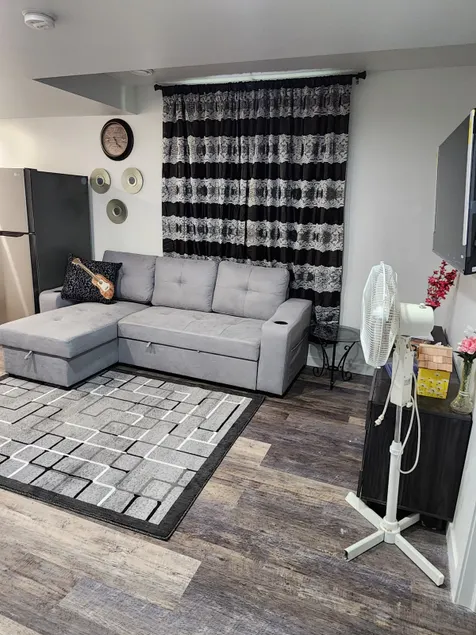 2 bedroom furnished basement - Image 1