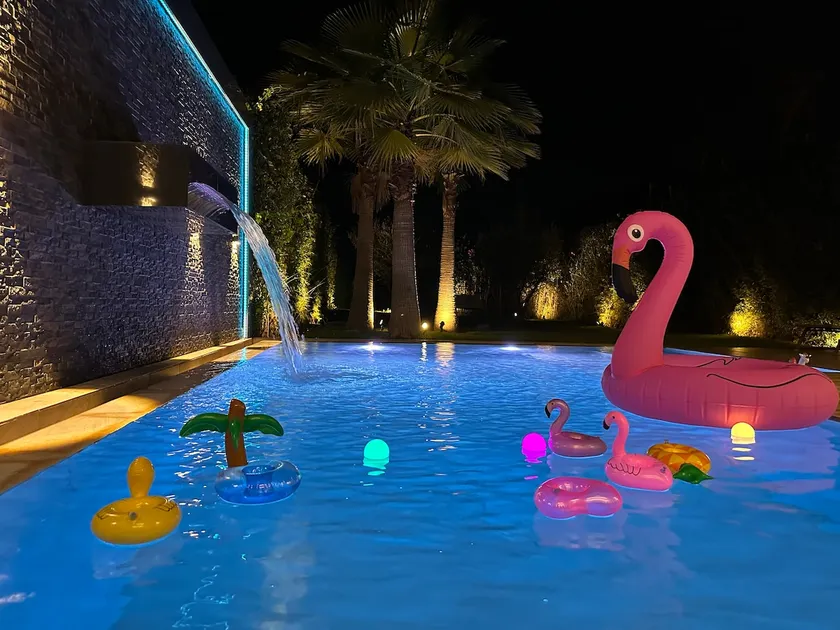 Luxury Villa with Heated Pool & Private cinema - Image 1