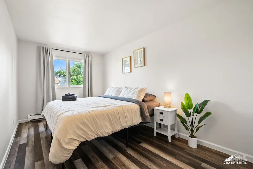 Cozy, spacious, minimalist 2 bedroom unit (4) - Image 1