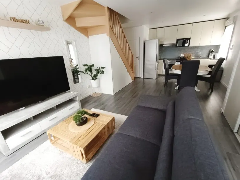 Modern and pleasant house in the countryside - Image 1