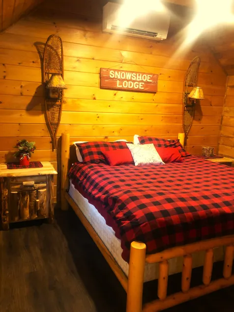 Cabin Retreat - Close to Rail Trail & Lake Clear - Image 1